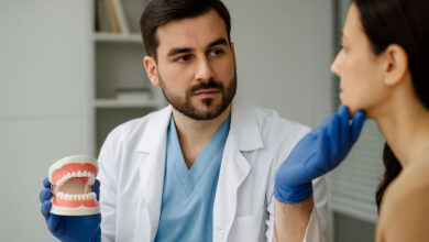 چه زمانی باید به یک جراح فک و صورت مراجعه کنیم؟